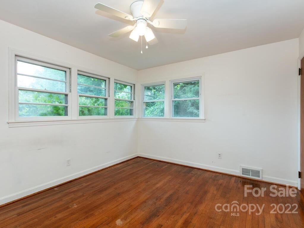 2 Lora Lane Asheville NC 28803