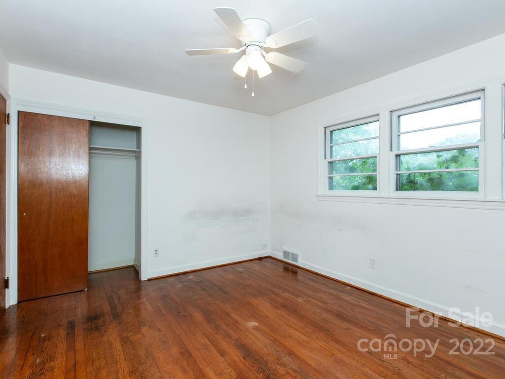 2 Lora Lane Asheville NC 28803