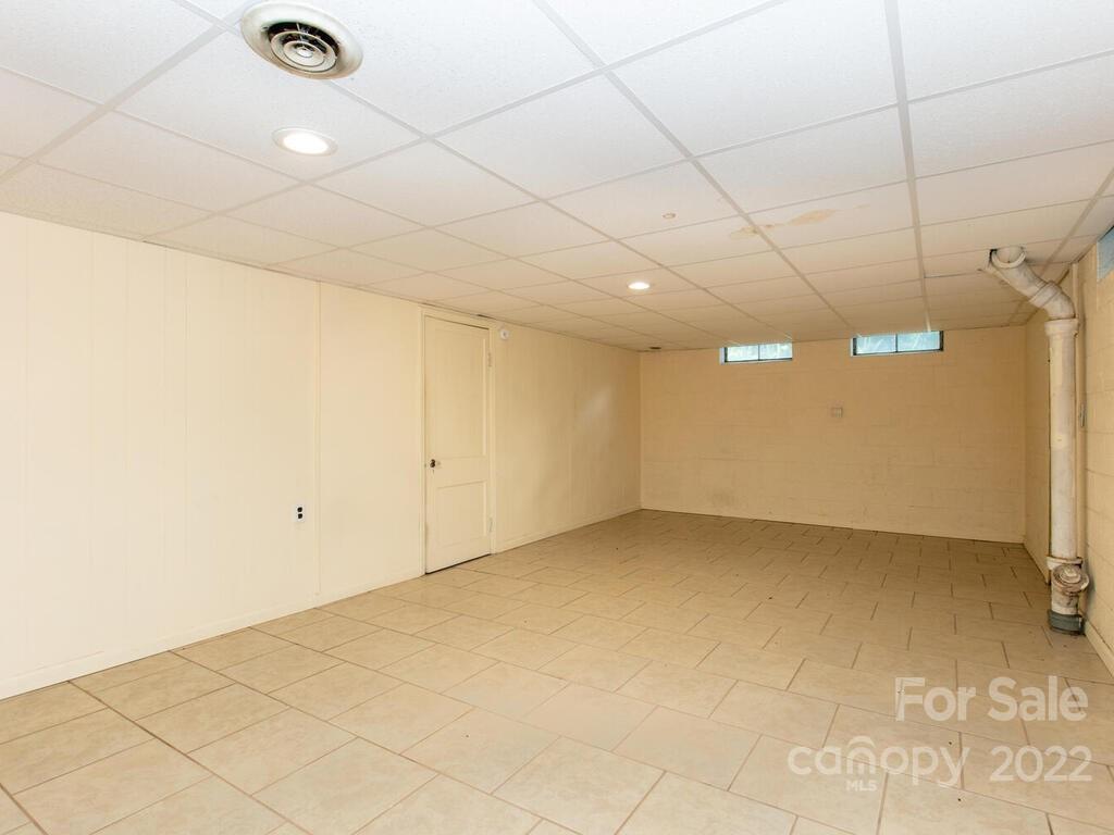2 Lora Lane Asheville NC 28803