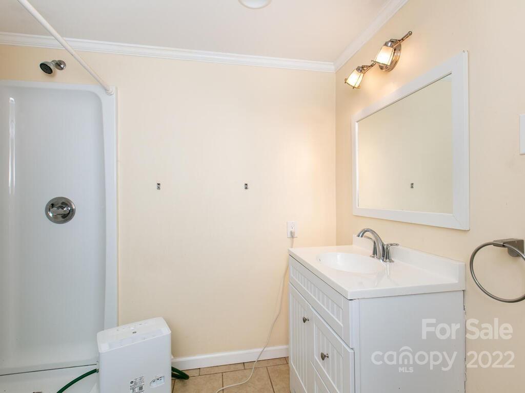 2 Lora Lane Asheville NC 28803