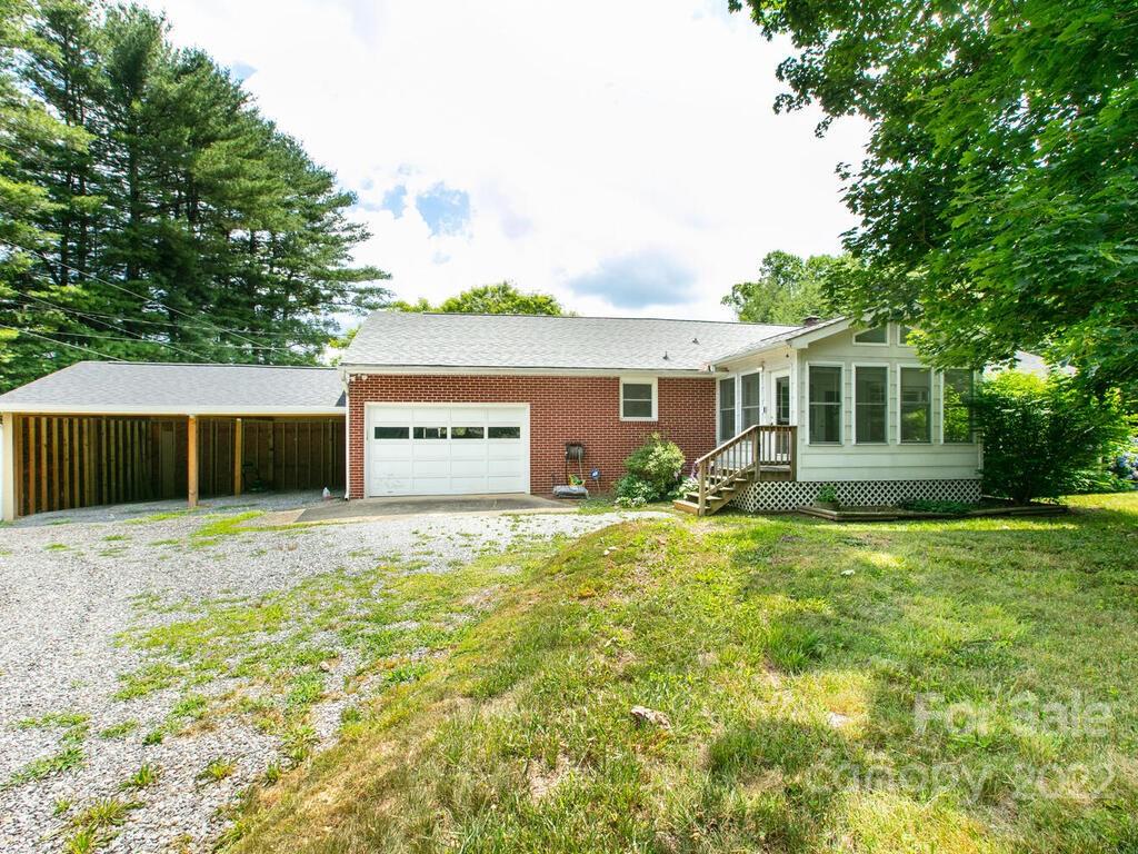 2 Lora Lane Asheville NC 28803