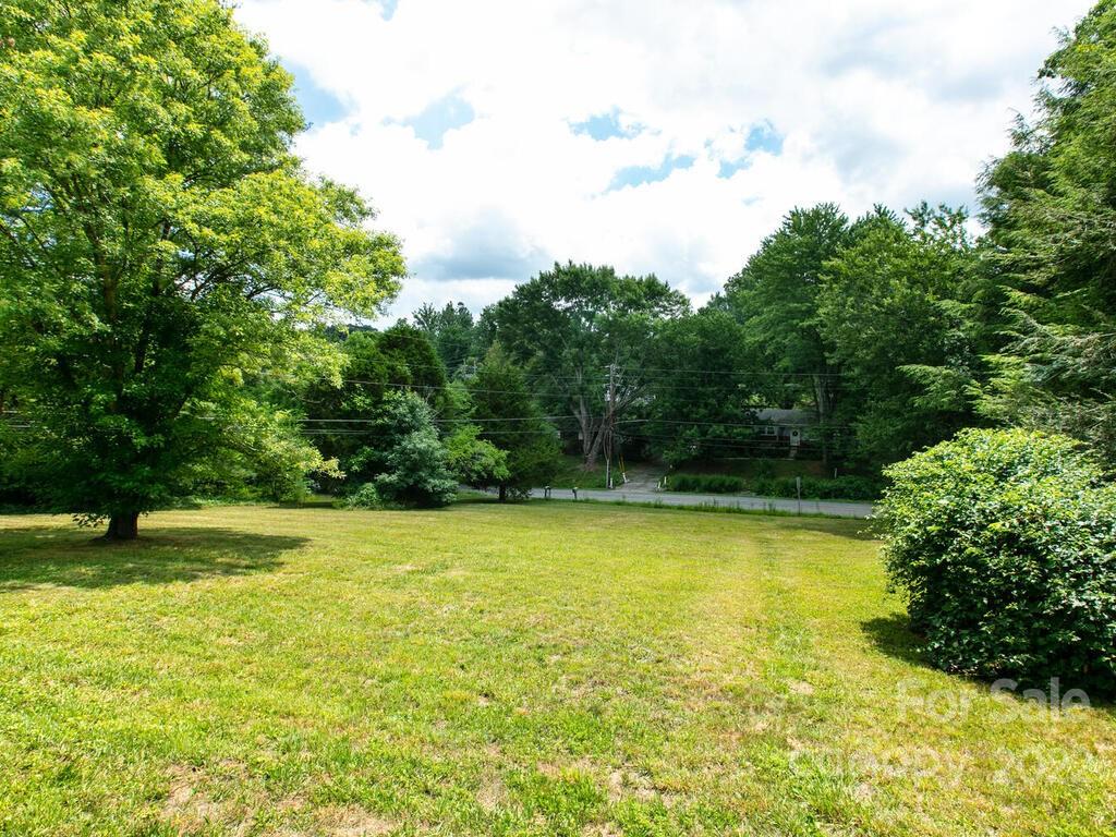 2 Lora Lane Asheville NC 28803