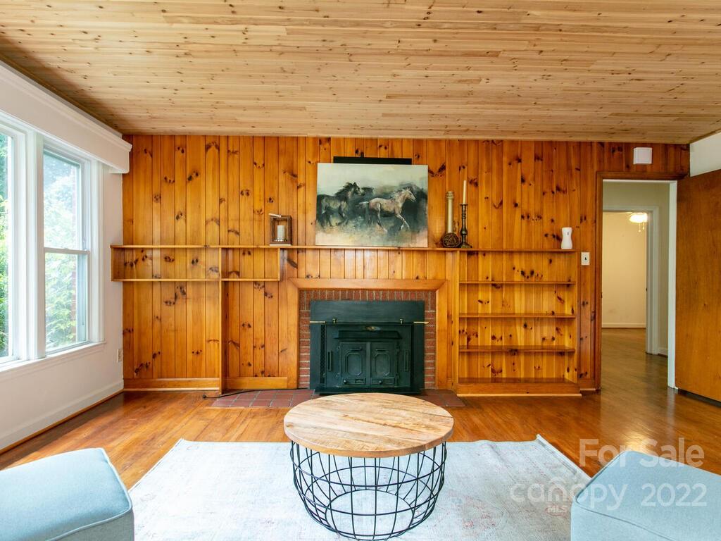 2 Lora Lane Asheville NC 28803