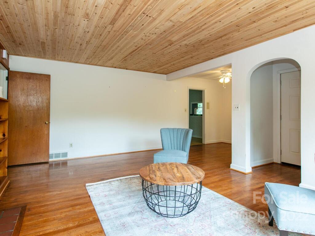 2 Lora Lane Asheville NC 28803
