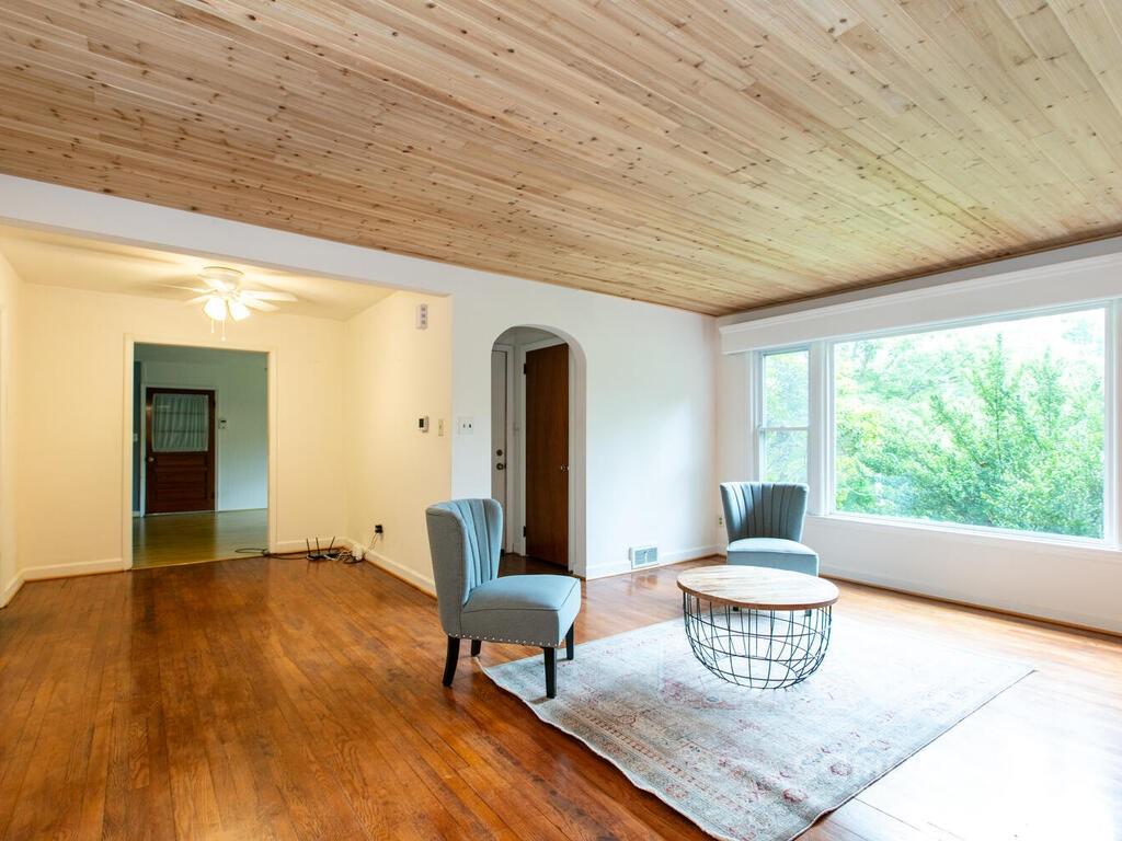 2 Lora Lane Asheville NC 28803
