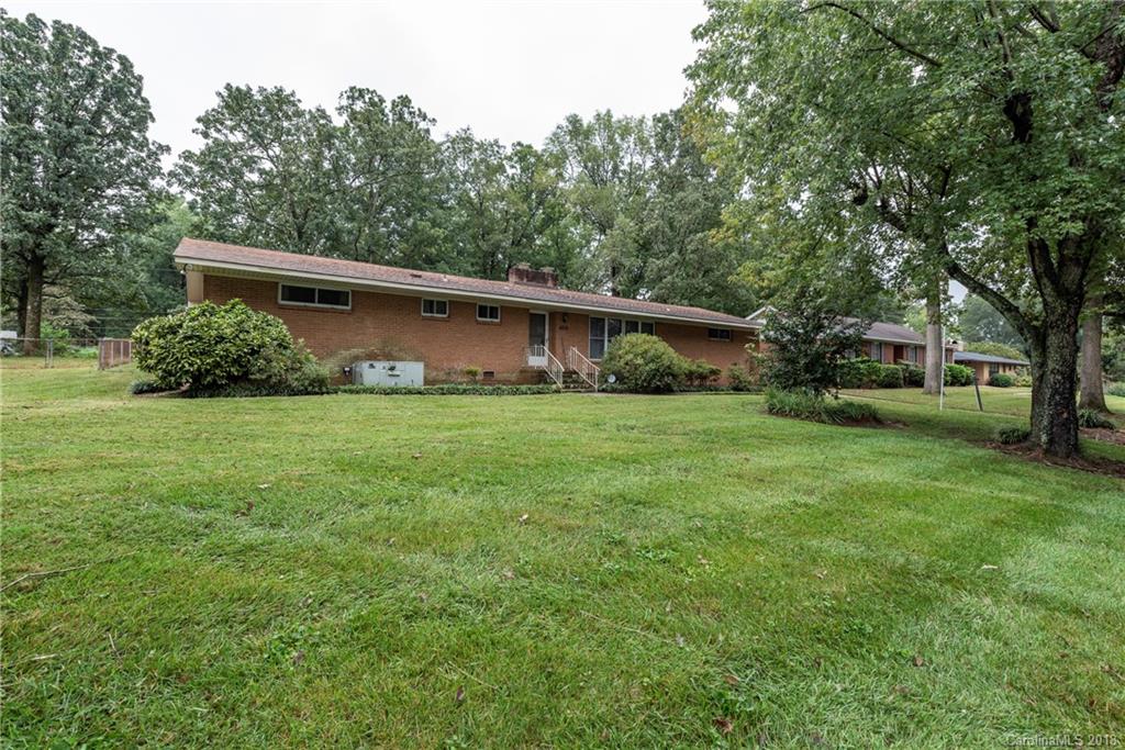 6633 Pawnee Drive Charlotte NC 28214