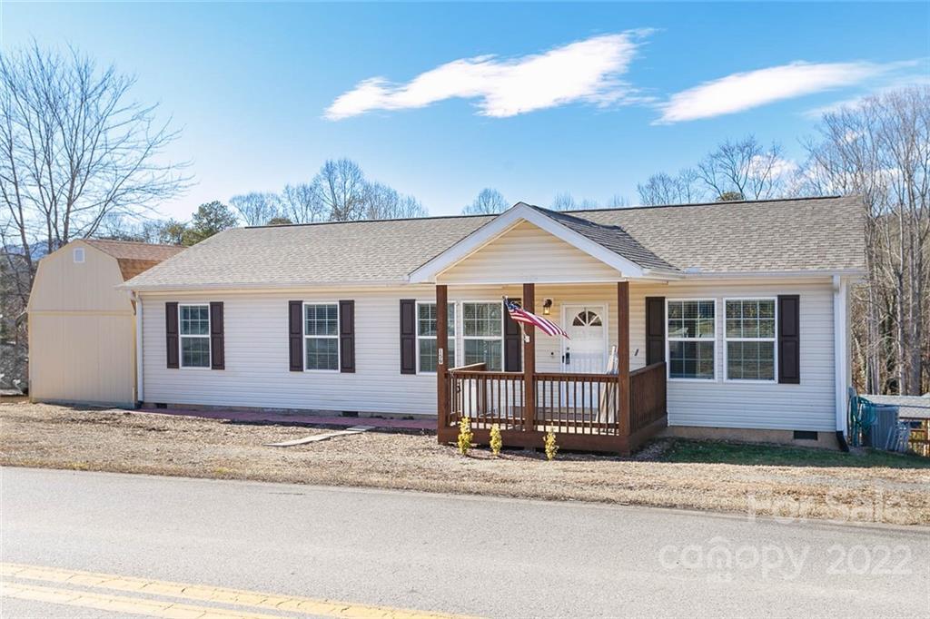 159 Bradshaw Circle Candler NC 28715