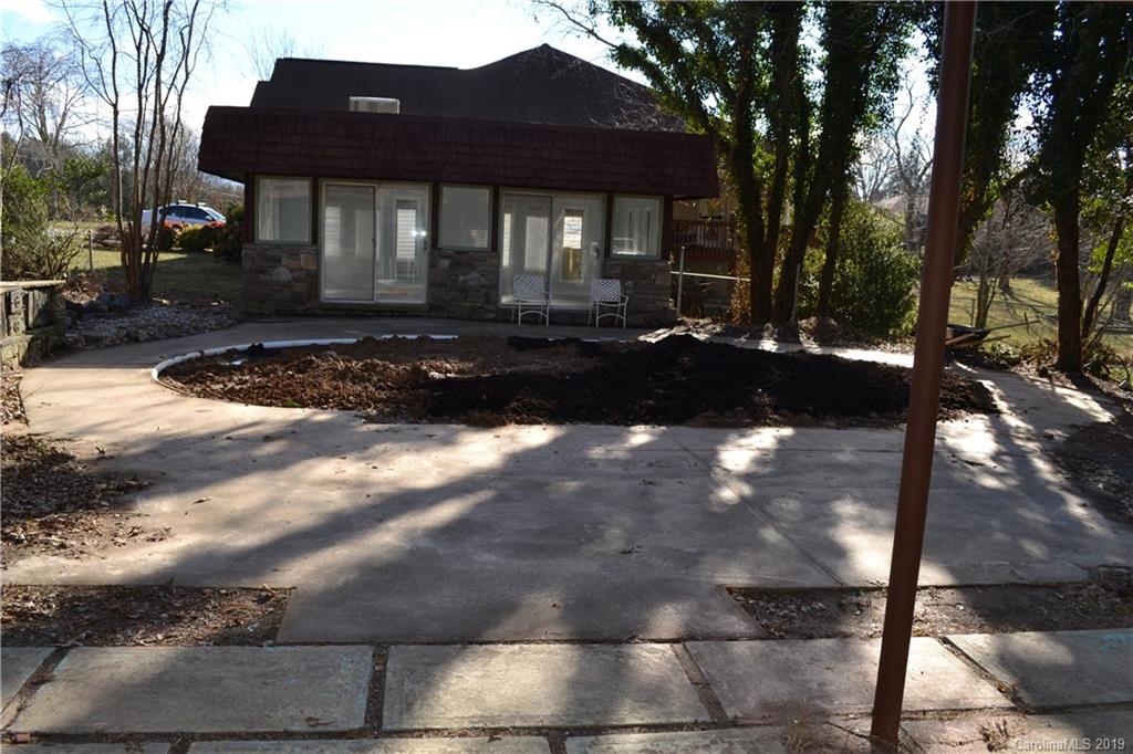 100 Dogwood Grove Asheville NC 28805