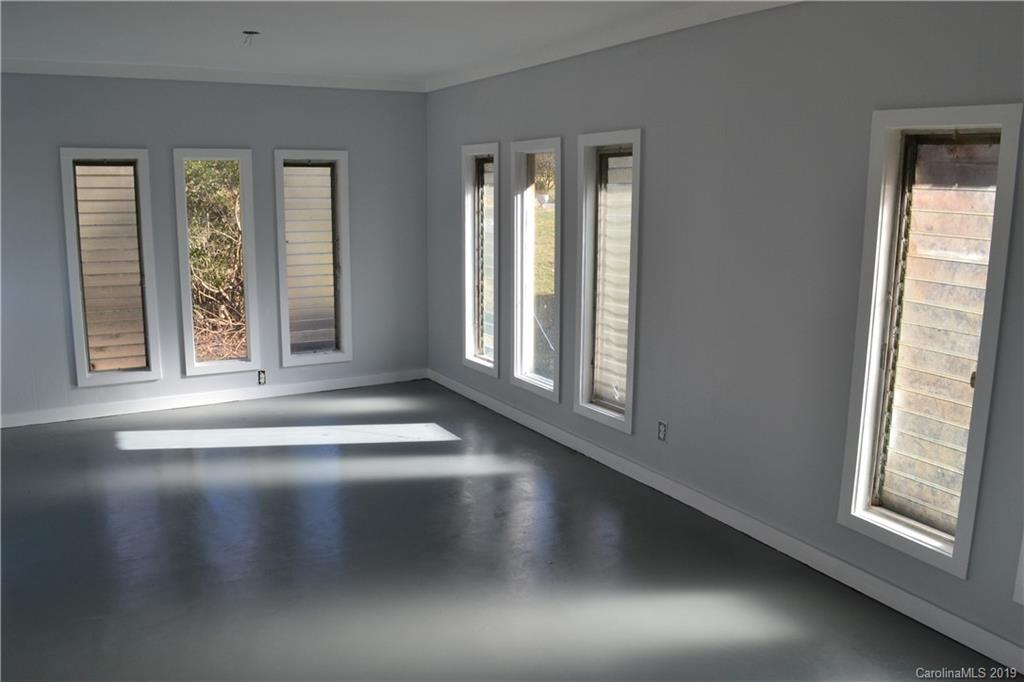100 Dogwood Grove Asheville NC 28805