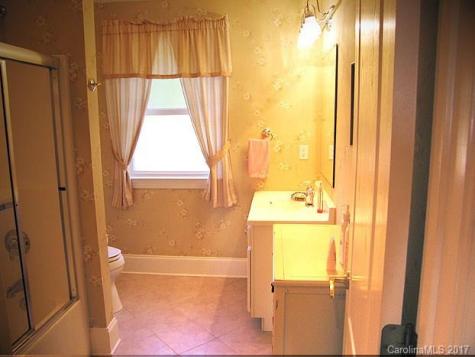 107 Willow Oak Drive Asheville NC 28805