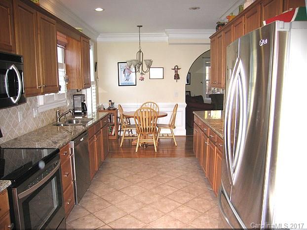 107 Willow Oak Drive Asheville NC 28805