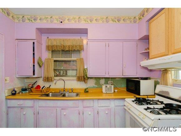 23 Robindale Avenue Asheville NC 28801