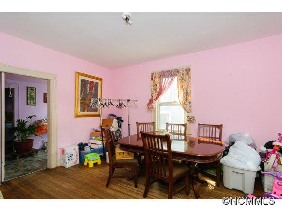 23 Robindale Avenue Asheville NC 28801