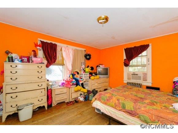 23 Robindale Avenue Asheville NC 28801