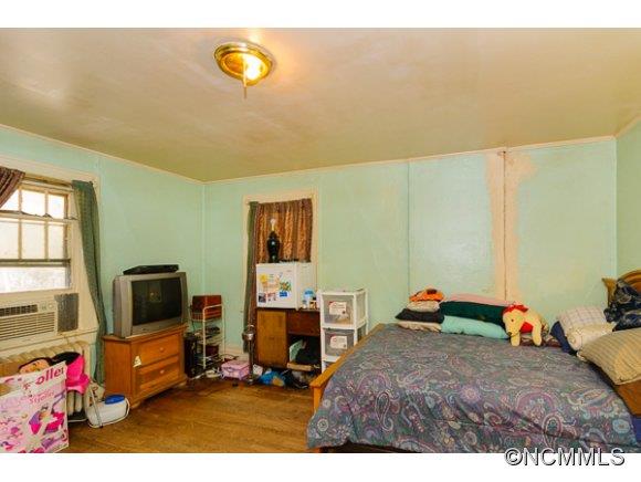 23 Robindale Avenue Asheville NC 28801