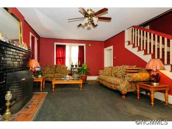 23 Robindale Avenue Asheville NC 28801