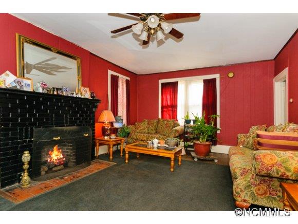 23 Robindale Avenue Asheville NC 28801