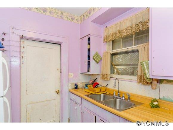 23 Robindale Avenue Asheville NC 28801