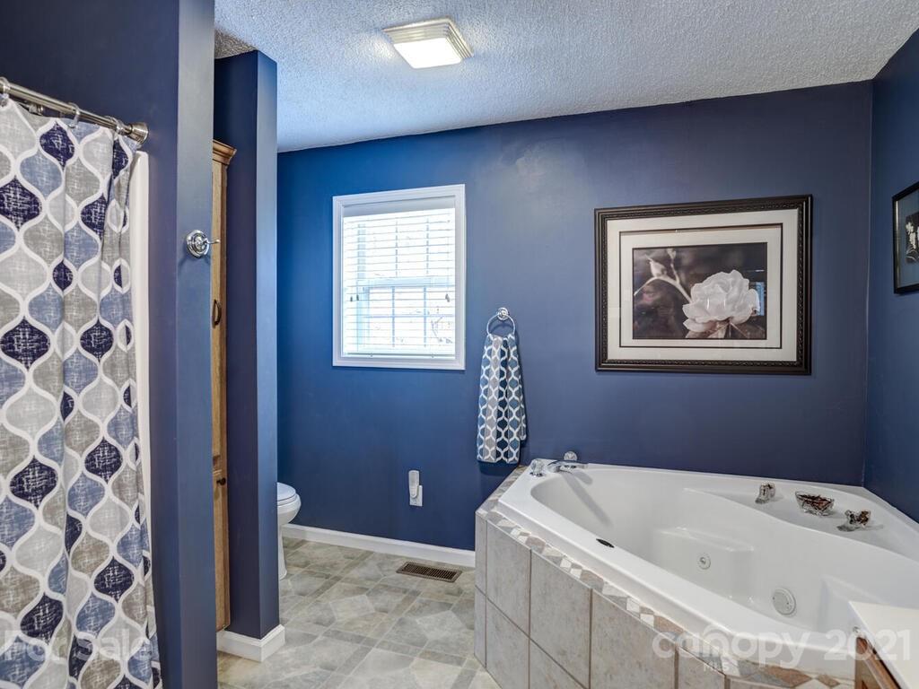 71 Captains Drive Candler NC 28715