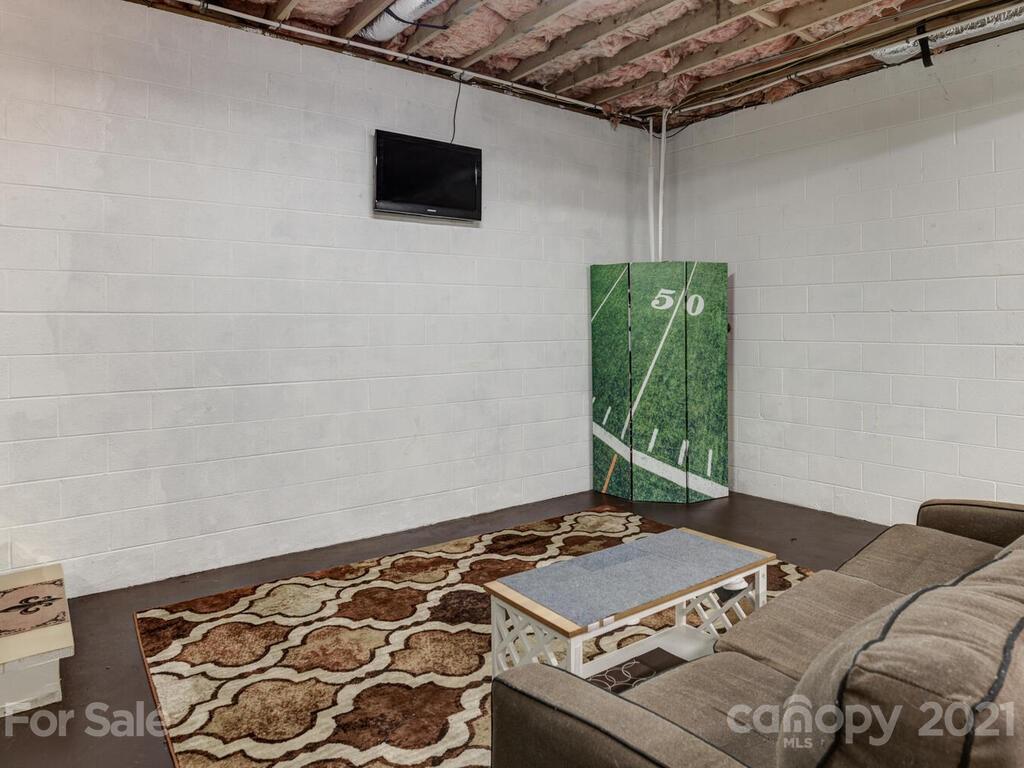 71 Captains Drive Candler NC 28715