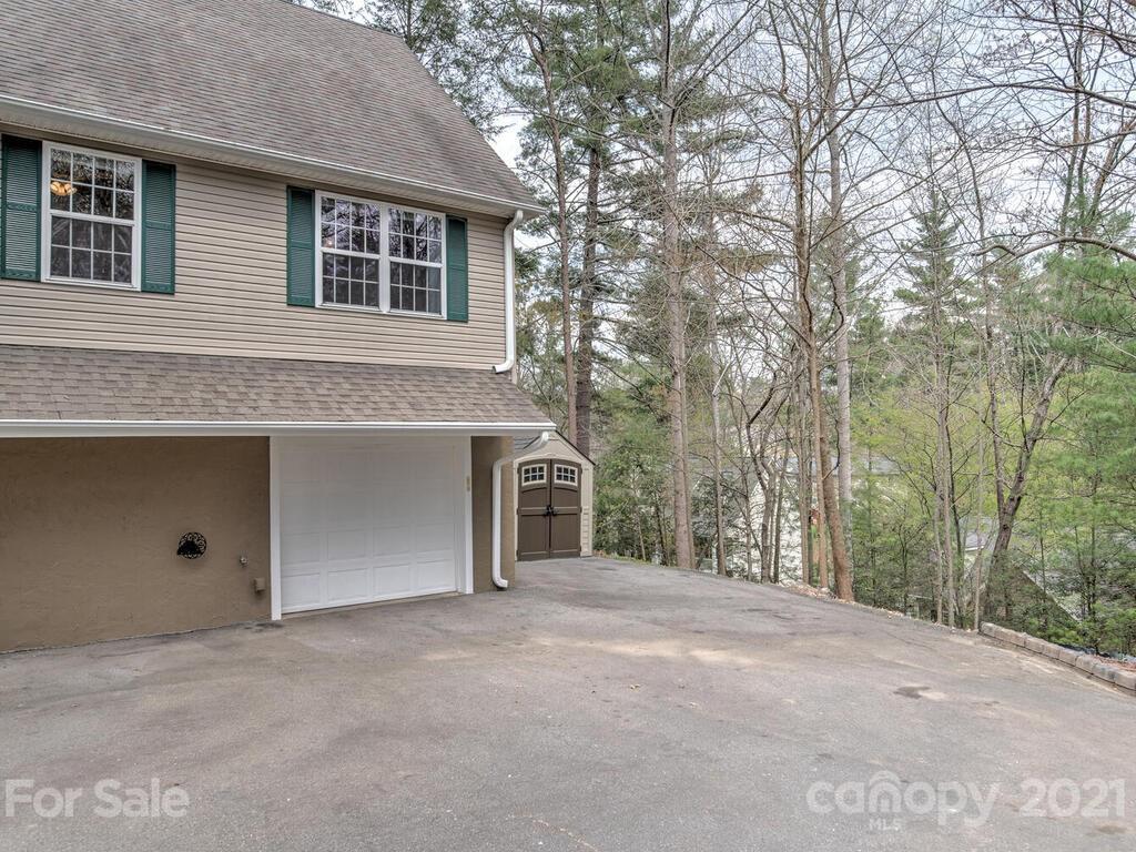 71 Captains Drive Candler NC 28715