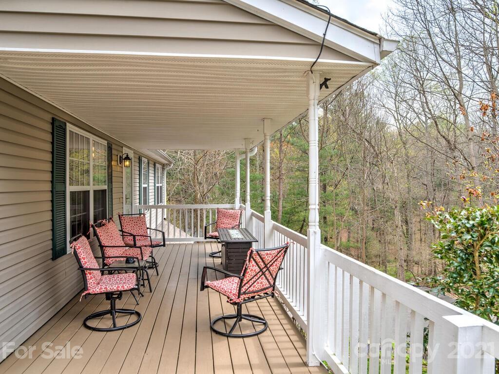 71 Captains Drive Candler NC 28715