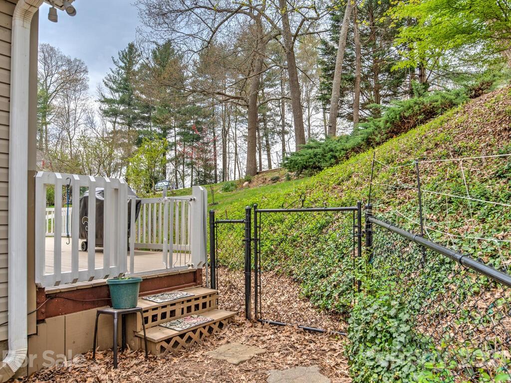 71 Captains Drive Candler NC 28715