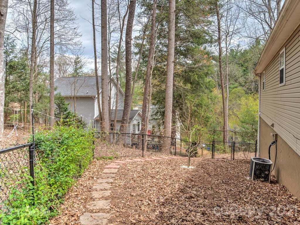 71 Captains Drive Candler NC 28715