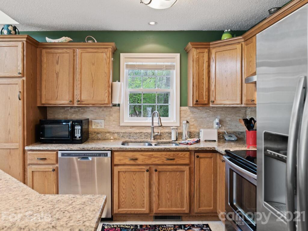 71 Captains Drive Candler NC 28715