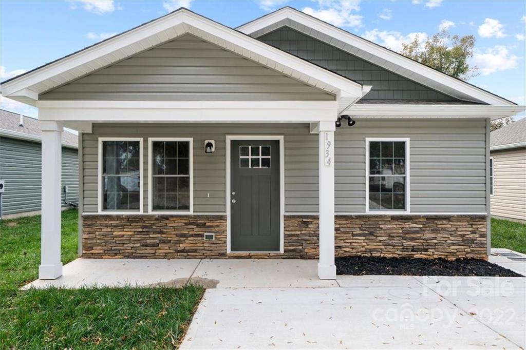1934 11th Avenue NE Hickory NC 28601