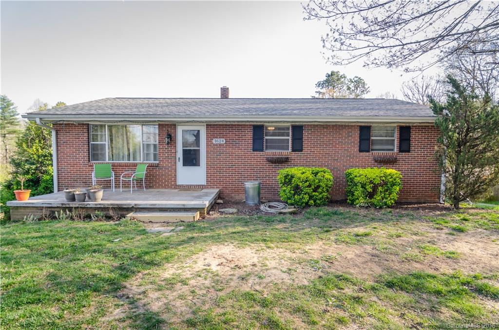1624 Brickyard Road Horse Shoe NC 28742