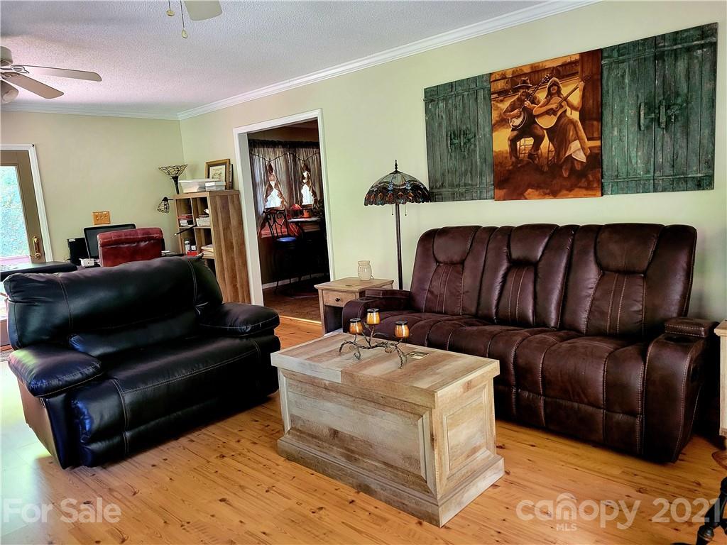 195 Higgins Lane Marshall NC 28753
