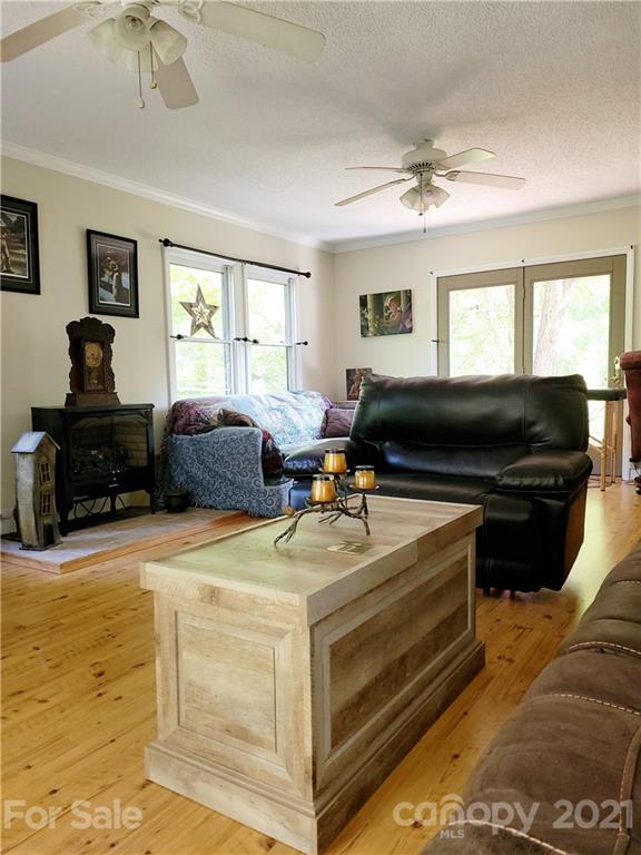 195 Higgins Lane Marshall NC 28753