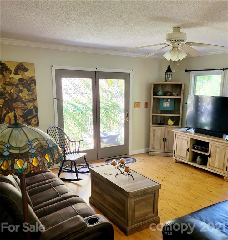 195 Higgins Lane Marshall NC 28753