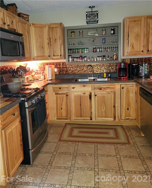 195 Higgins Lane Marshall NC 28753
