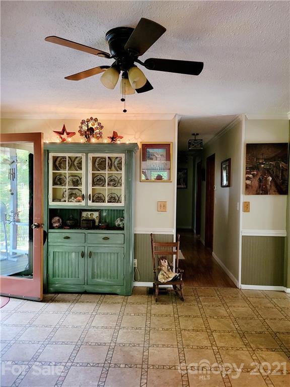 195 Higgins Lane Marshall NC 28753