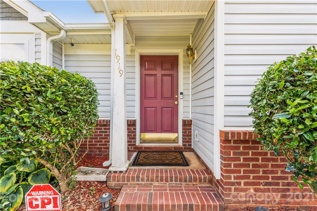1919 Bromwich Road Charlotte NC 28208