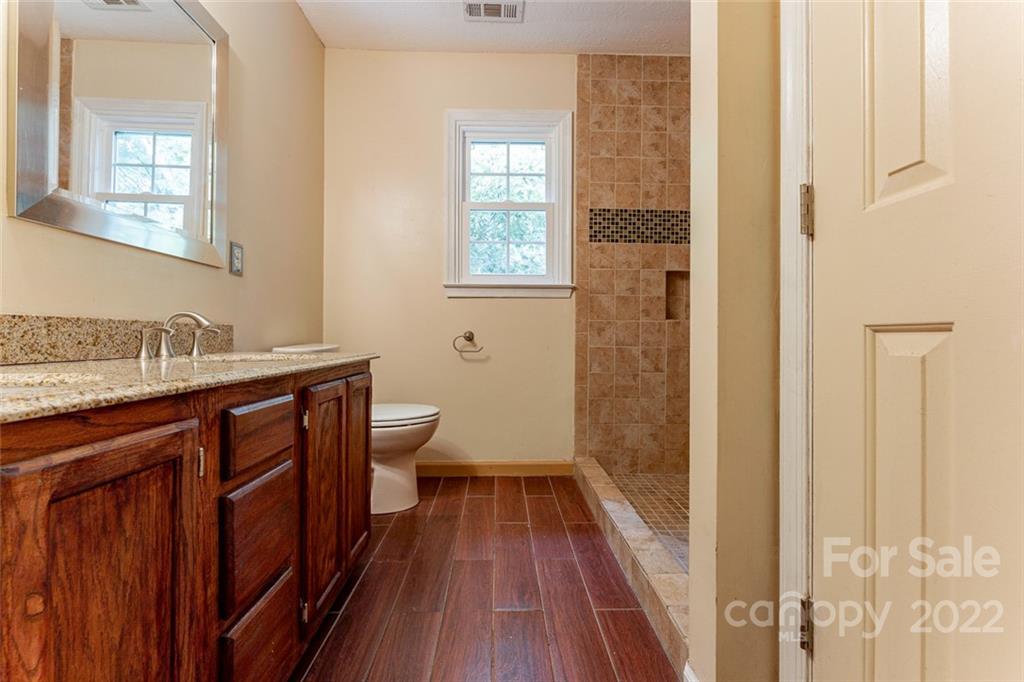11 Primrose Lane Asheville NC 28805