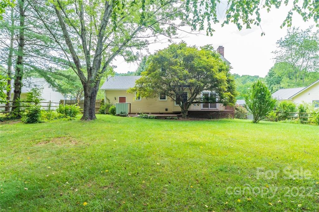 11 Primrose Lane Asheville NC 28805
