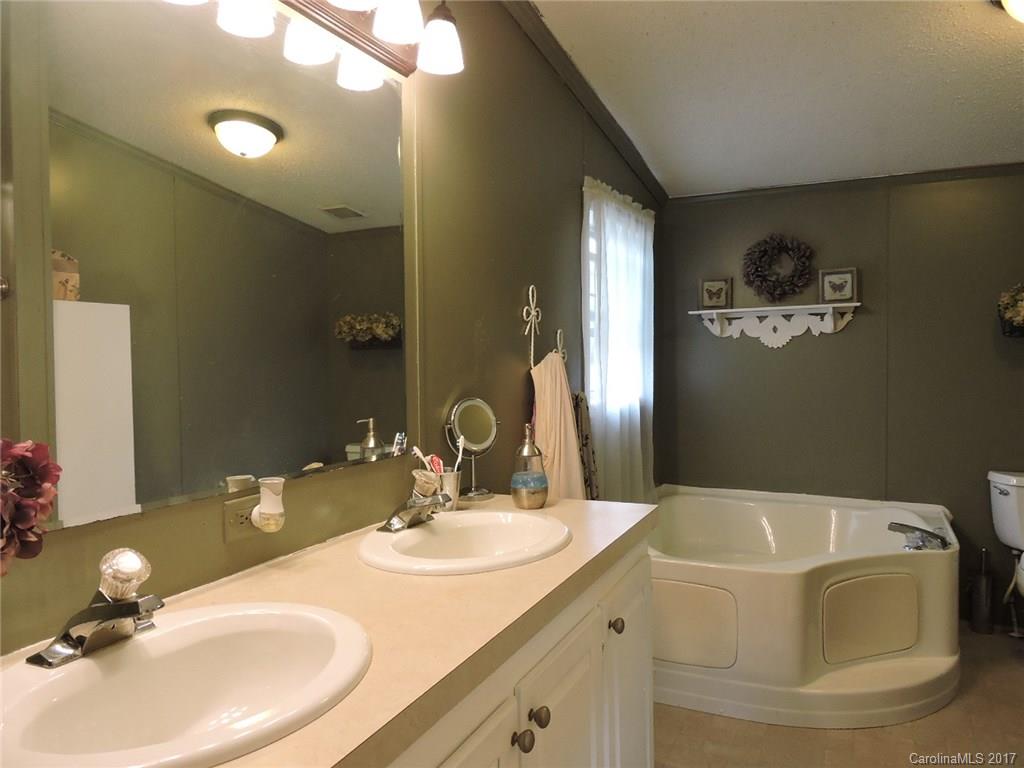 6 Harold Connor Drive Candler NC 28715