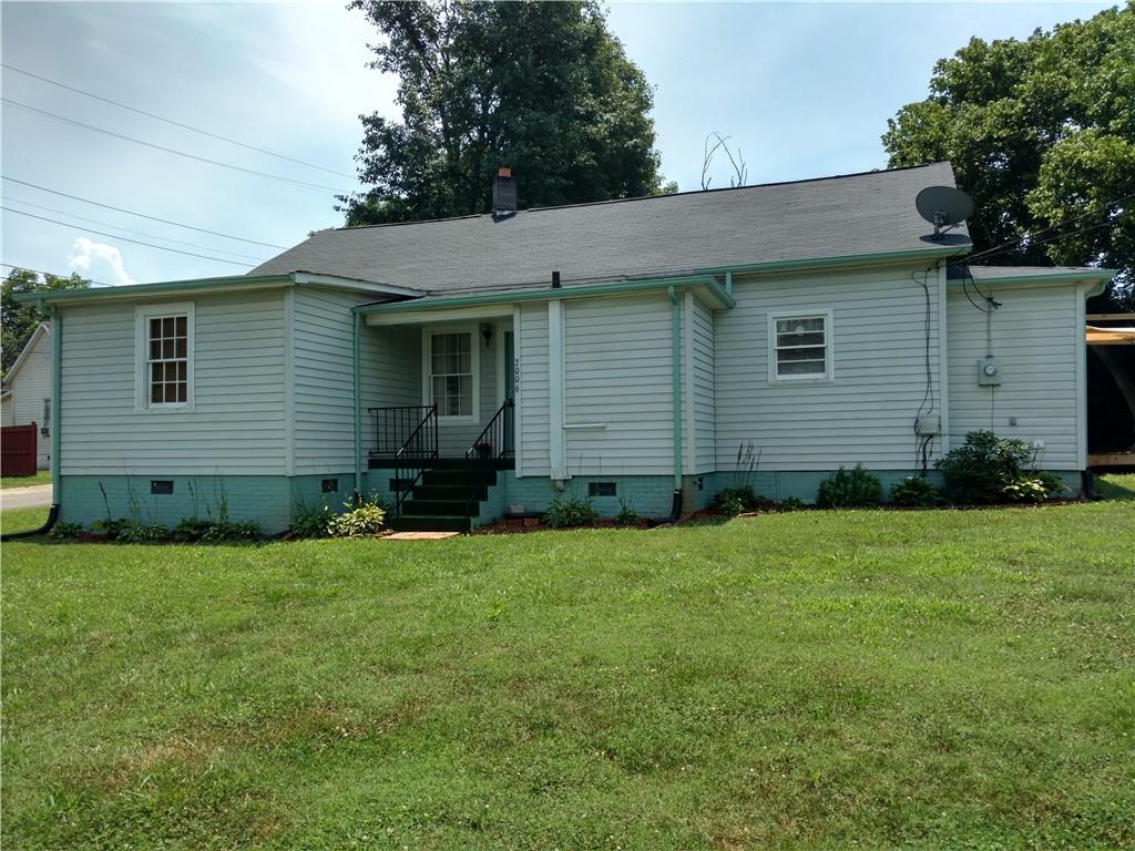 2006 4th Street Sw Hickory NC 28602