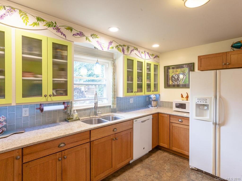 11 Hibriten Drive Asheville NC 28801