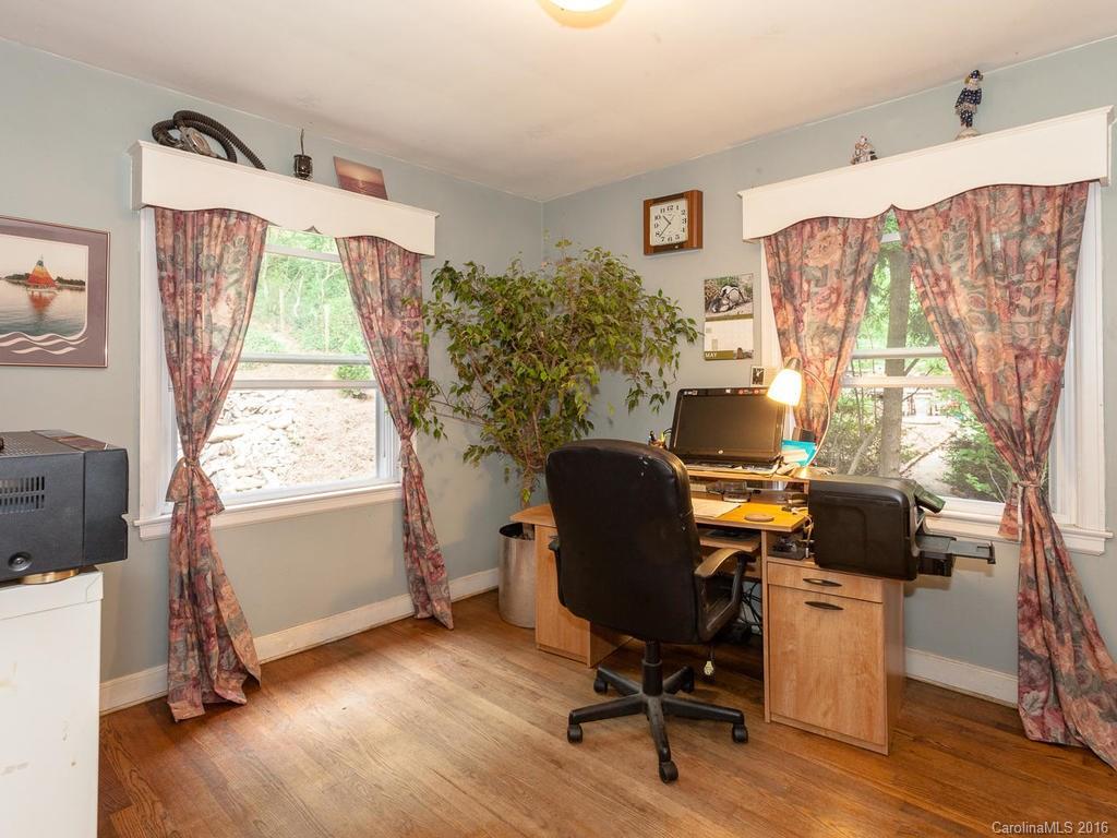 11 Hibriten Drive Asheville NC 28801