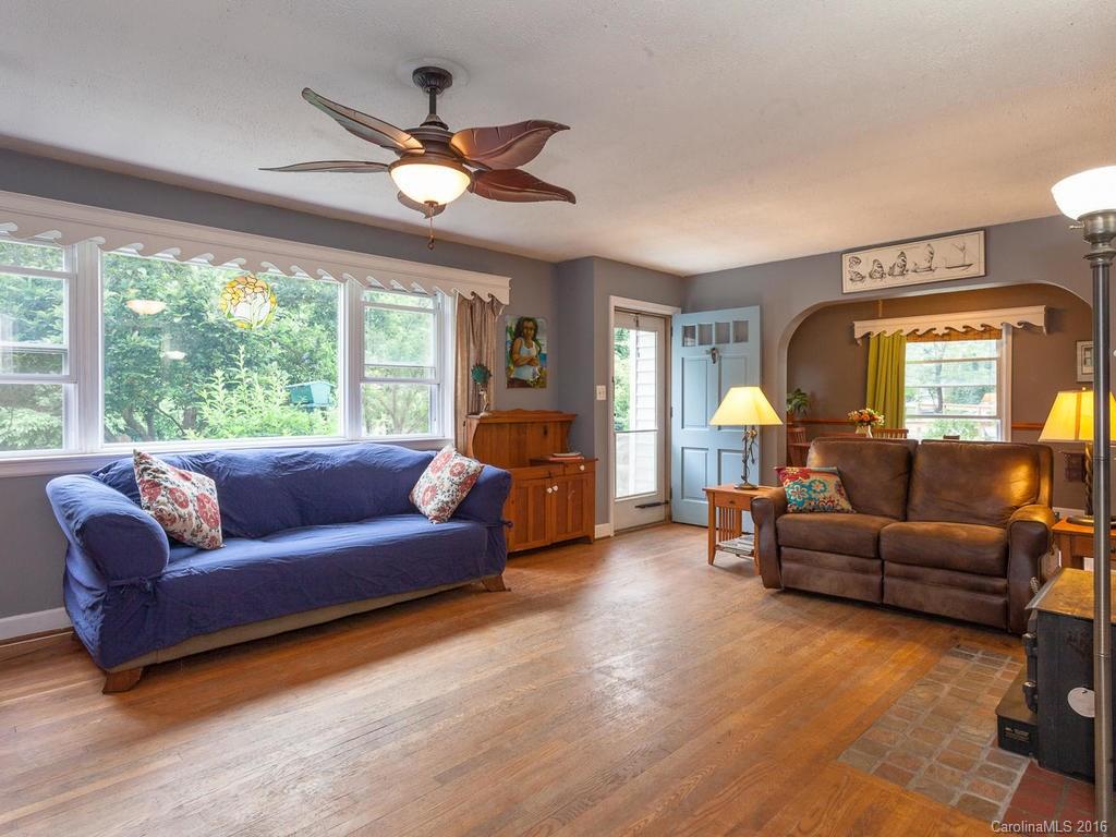 11 Hibriten Drive Asheville NC 28801