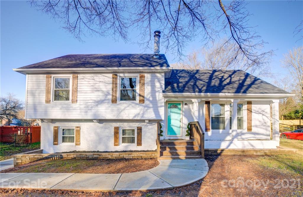 1933 Bentley Place Charlotte NC 28205