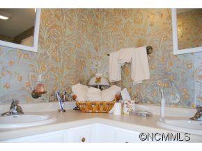 44 Rhododendron Place Asheville NC 28805