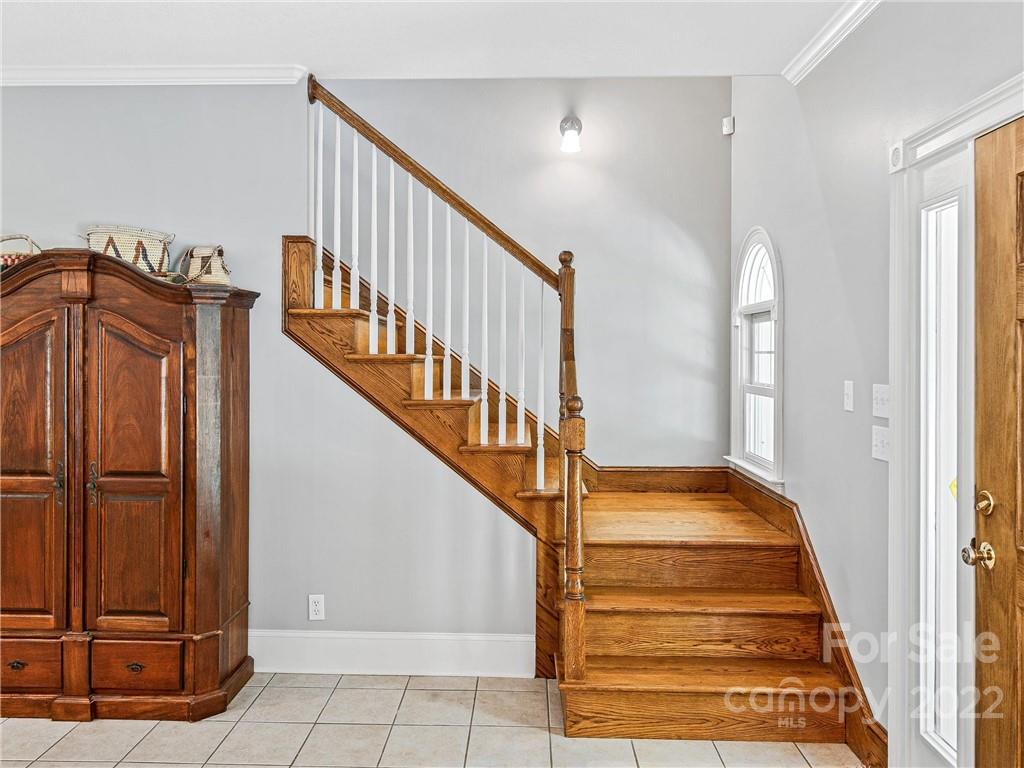 44 Oak Hollow Drive Asheville NC 28805