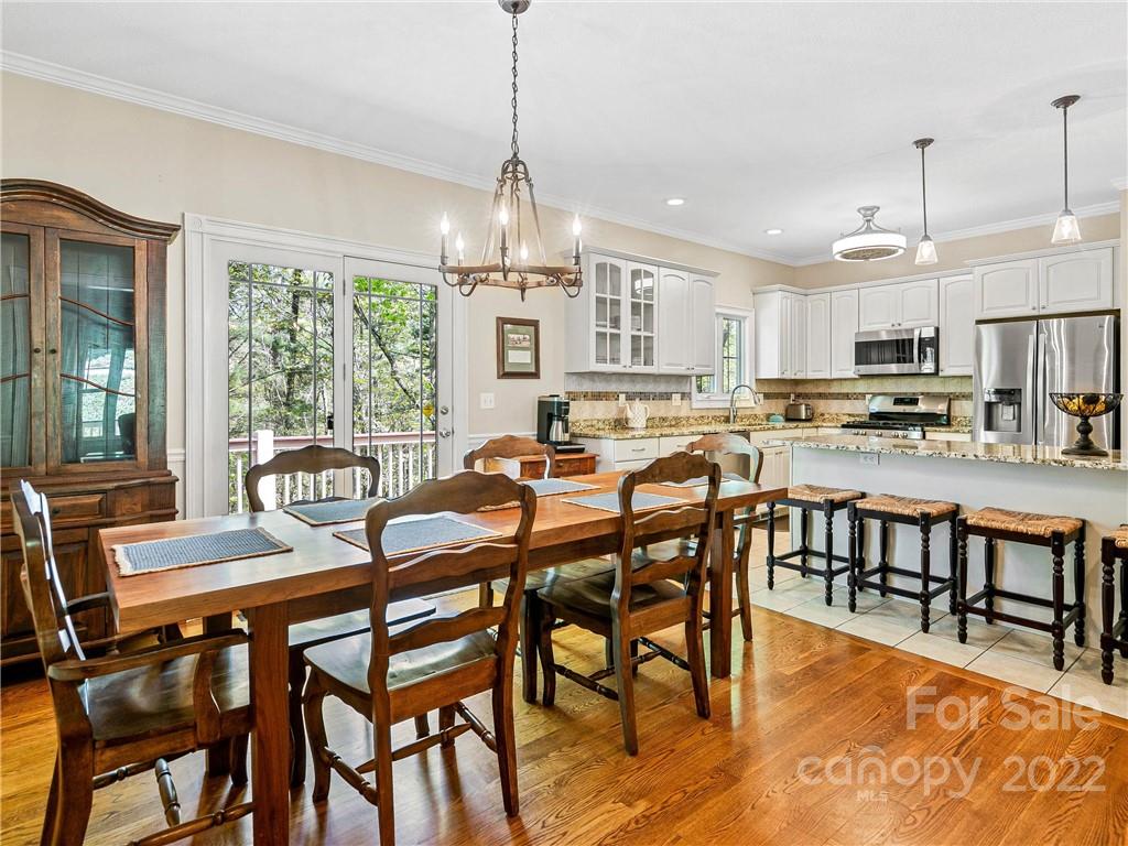 44 Oak Hollow Drive Asheville NC 28805