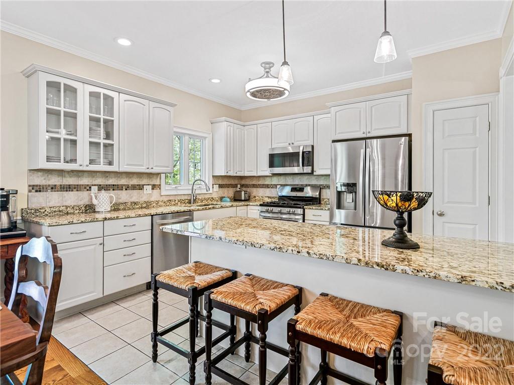 44 Oak Hollow Drive Asheville NC 28805