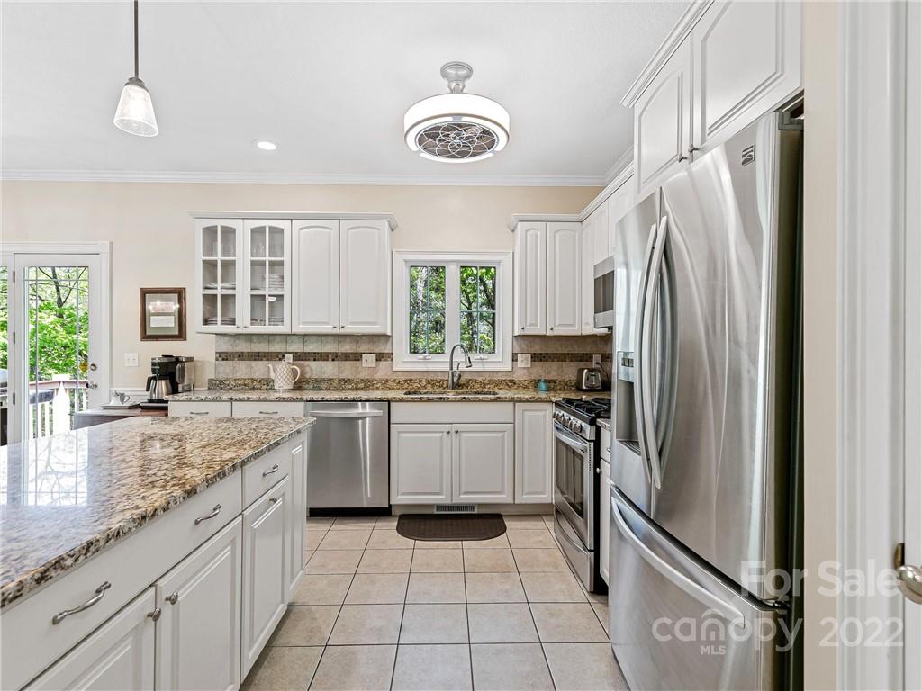 44 Oak Hollow Drive Asheville NC 28805